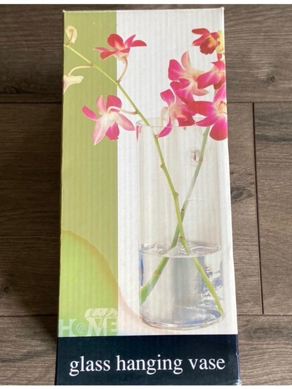 RESERVEBundle for CW Estée Lauder Lipstick, Wall Vase, 2 Floral Sleeveless Tops - Picture 2 of 4